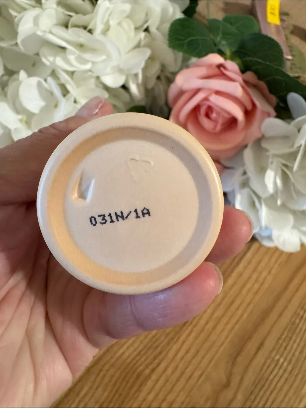 BORBOLETA White Skincare Bottle with Soft Pink Accents